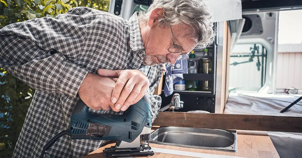 DIY Projects vs. Hiring a Pro