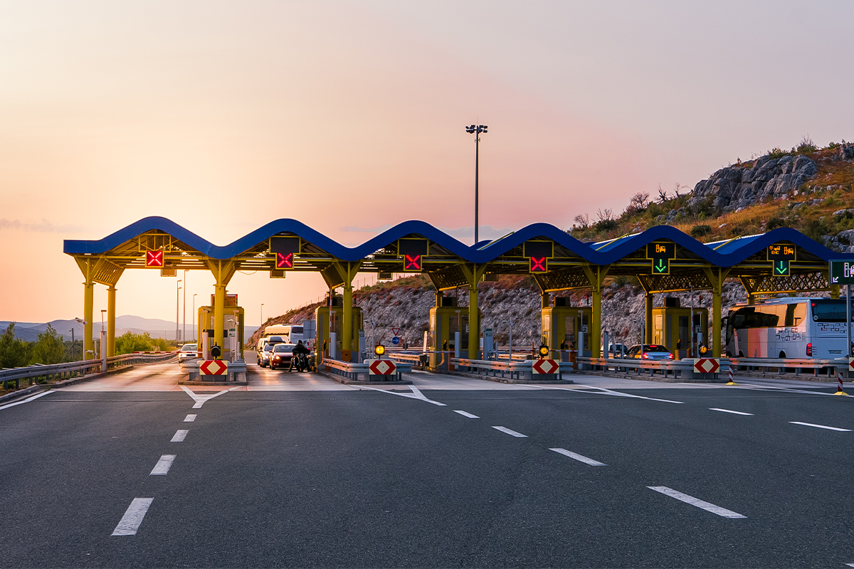 That "Unpaid Toll" Text Is a Trap: How to Outsmart Toll Smishing Scams