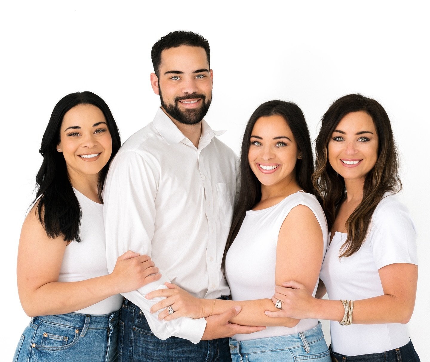 Look at these four! Wow. Such gorgeous siblings. 
.
Studio micro sessions (15 minutes) and studio black and white portrait sessions (10 minutes) will go live tomorrow at noon on my website. You can read over all the information now through the link i