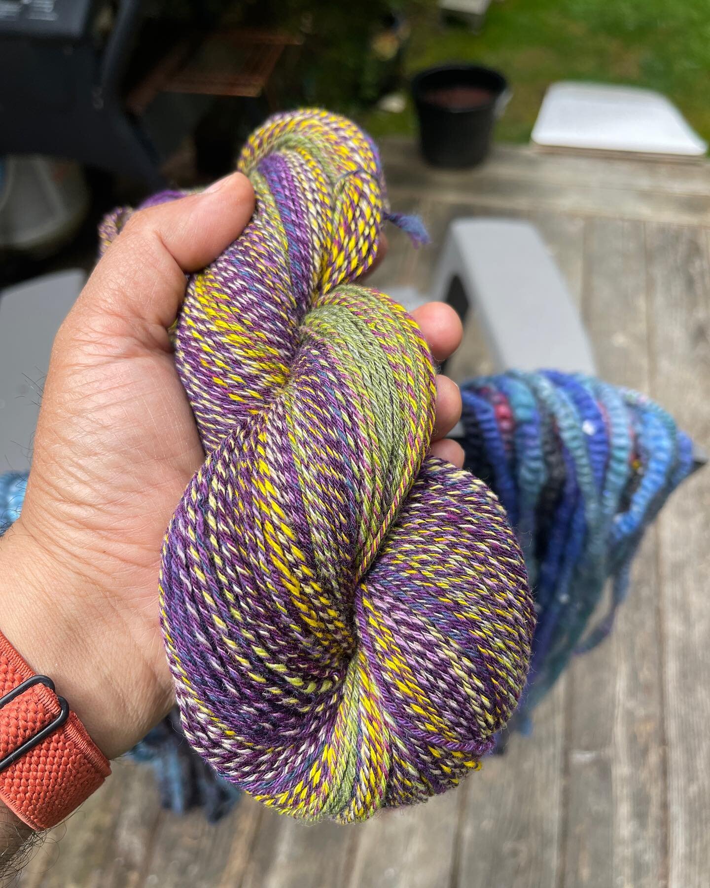 Finest I have ever spun (I do spin yarns other than bulky art yarns 🤣). 
This is a 4-ply sock yarn.. singles measured approx 80 WPI with 1830 yards.
Split into 4 equally using @dreaming_robots yardage counter and did a traditional 4-ply.. 450 yards 