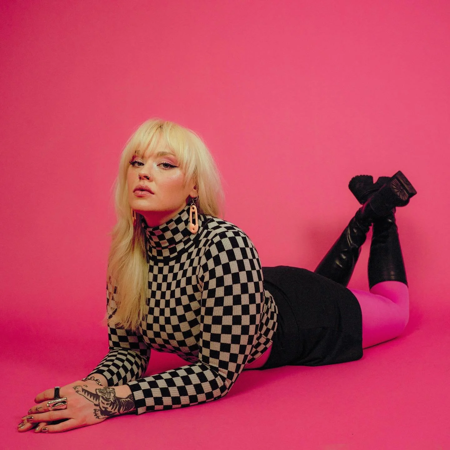 are u guys ready for my sexy lil secret I&rsquo;m bout ta spill tomorrow? 🤭💓🍦👅🦄

photo by mama @madelinewalczak