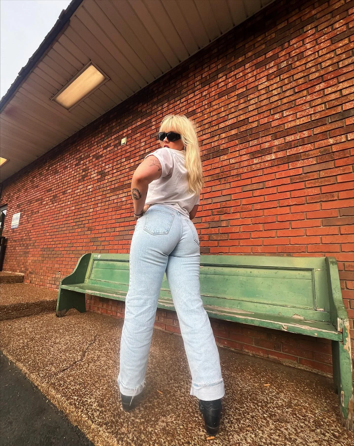back in nash with a little xtra&hellip; excitement for my record coming out in 9 days and also my new jeans and also butt and also using my butt to remind you about my new record coming out in 9 days. and also ass. hehe oki bye 🍑
