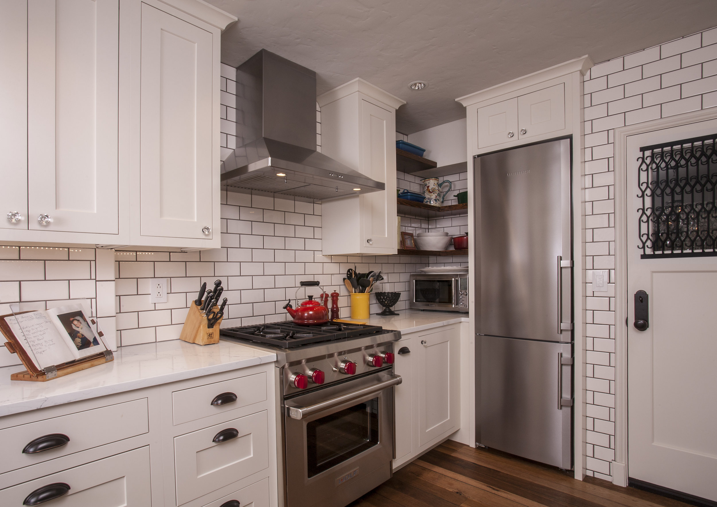 Design Detail: Floating Shelves
