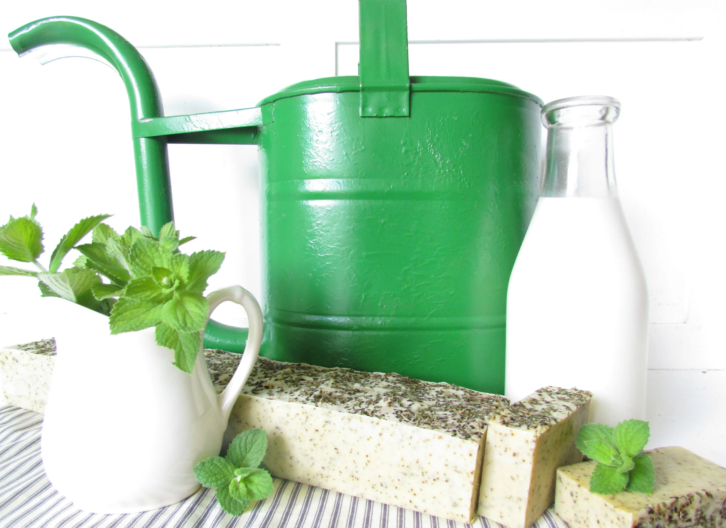 Refreshing garden spearmint sheep milk soap