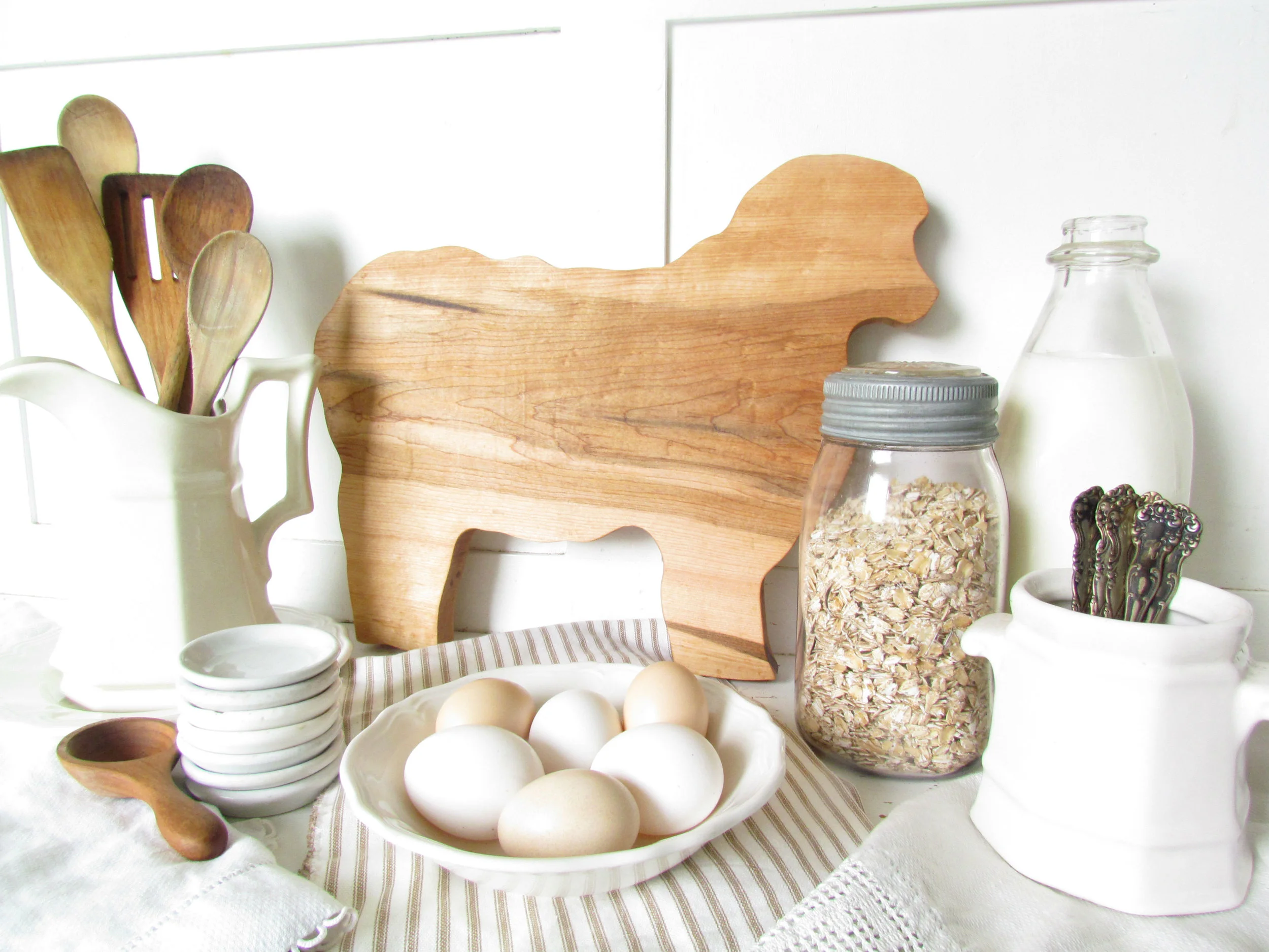 Sheep cutting board