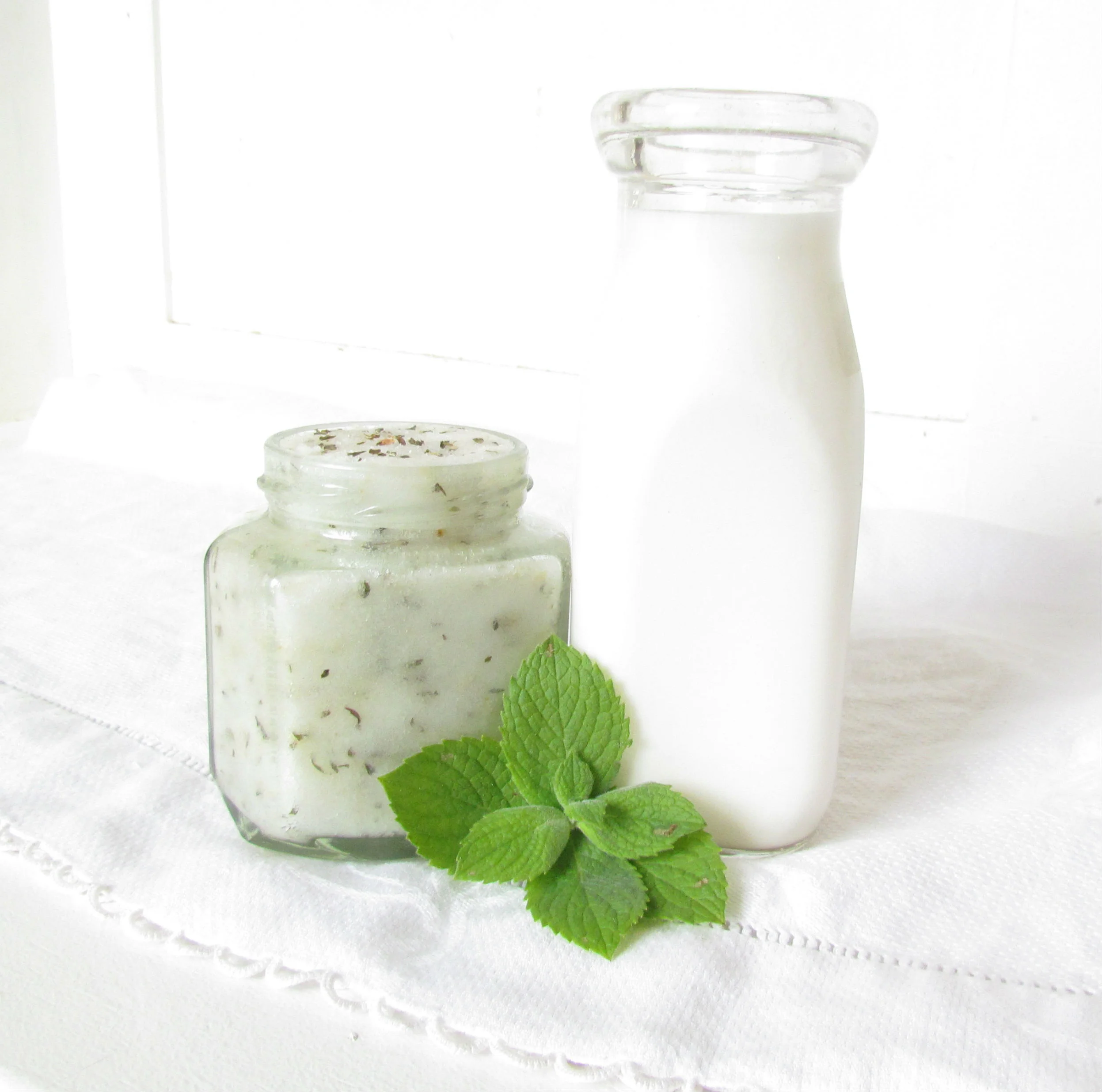 Refreshing garden spearmint sheep milk sugar scrub