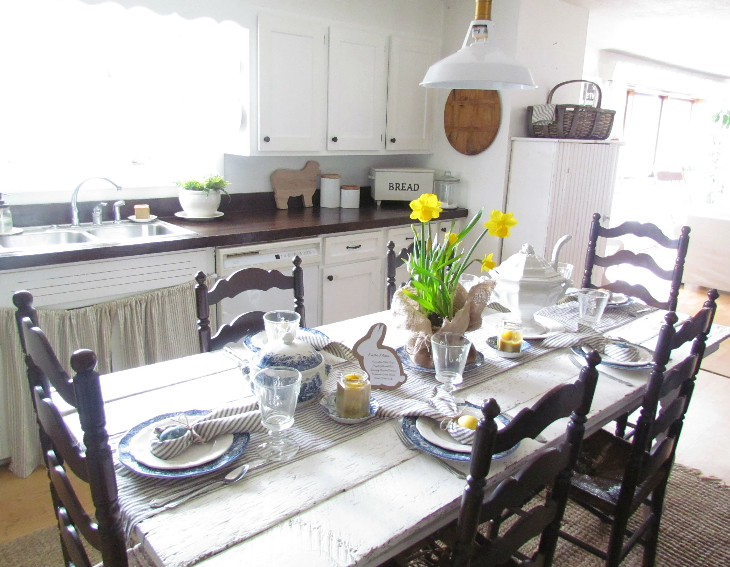 Easter table3.jpg
