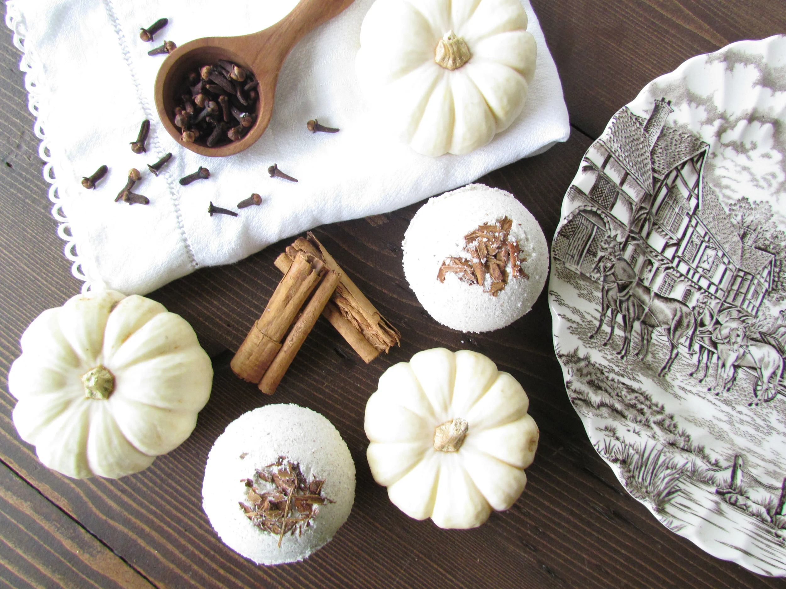 Sheep Milk Bath Fizzie - Comforting Autumn Spice