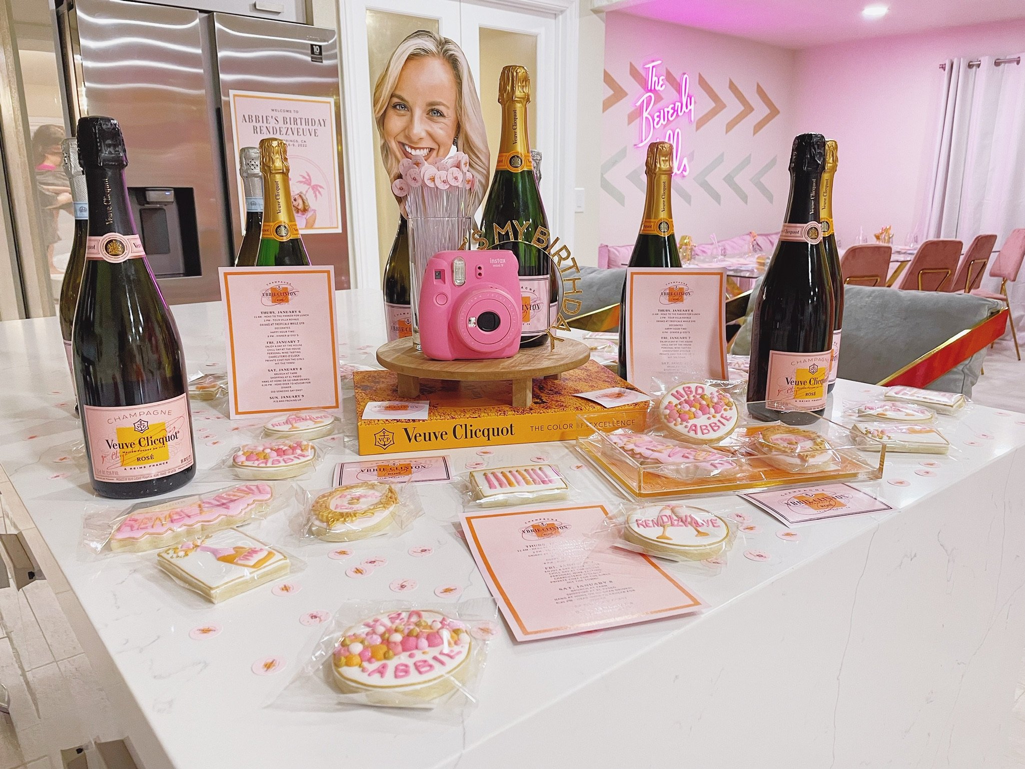 veuve clicquot, Party Supplies