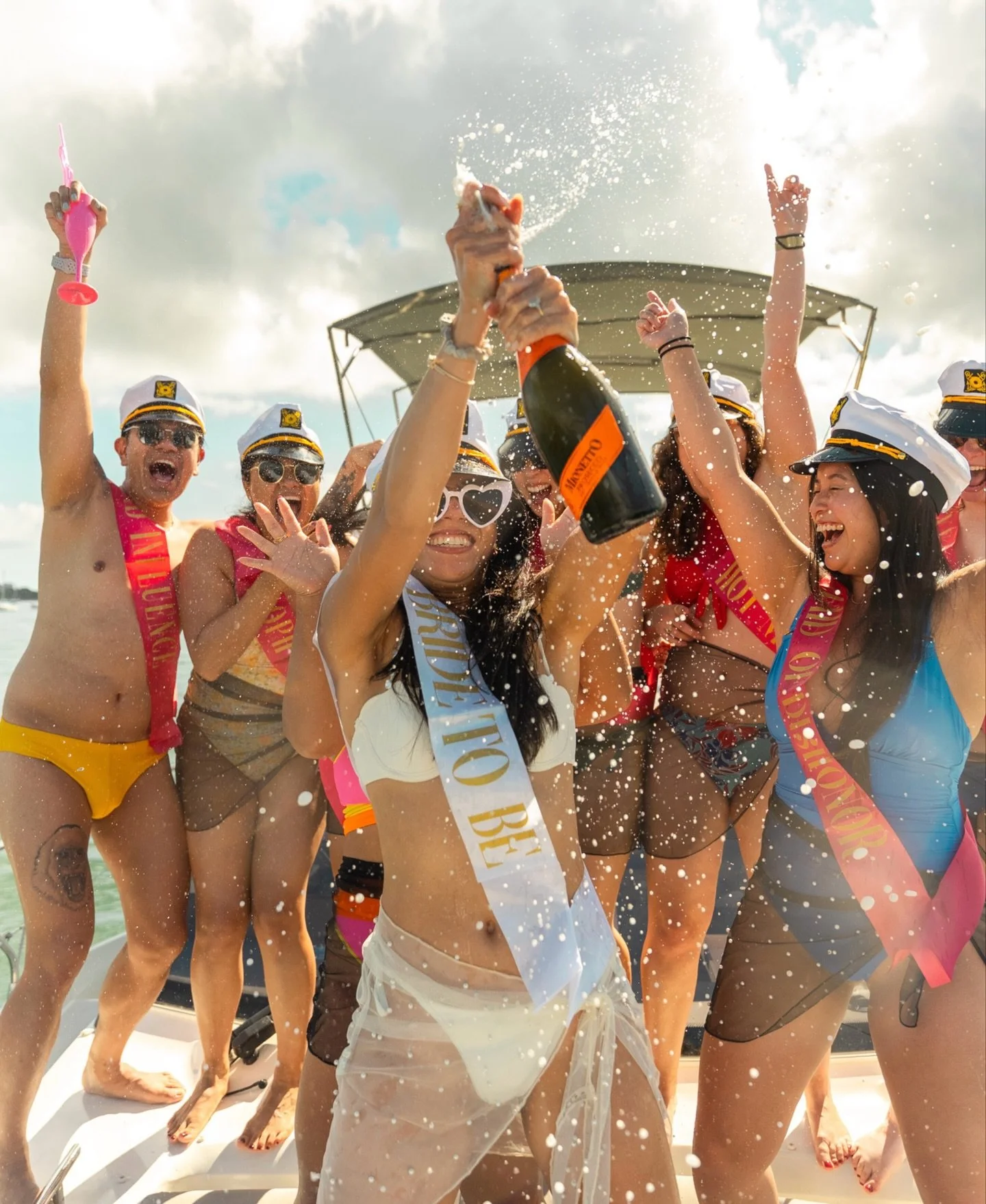 We&rsquo;re officially partnering with @viceboatclub to bring our bachelorette crews the ultimate on-the-water experience! ⚓💖🌊 I mean&hellip; how could we say no to the cutest pink &amp; orange boats that match our branding! 😍

Our GYB clients are