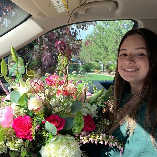 My sweet girl and I out and about delivering beautiful blooms on Mother&rsquo;s Day. 💕🌸✨ Cheers to all you special mamas out there! There is no greater gift than motherhood. 💗
.
.
#hollyfleur #mothersday #mothersdayflowers #renofloraldesigner #ren