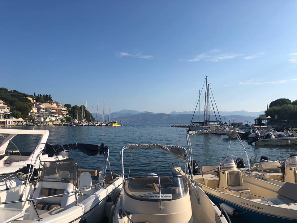 Harbour with Boats win the foreground for JamesRunsFar.jpg