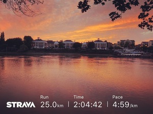 Sunset on River Thames on 25k run for JamesRunsFarcom.jpg