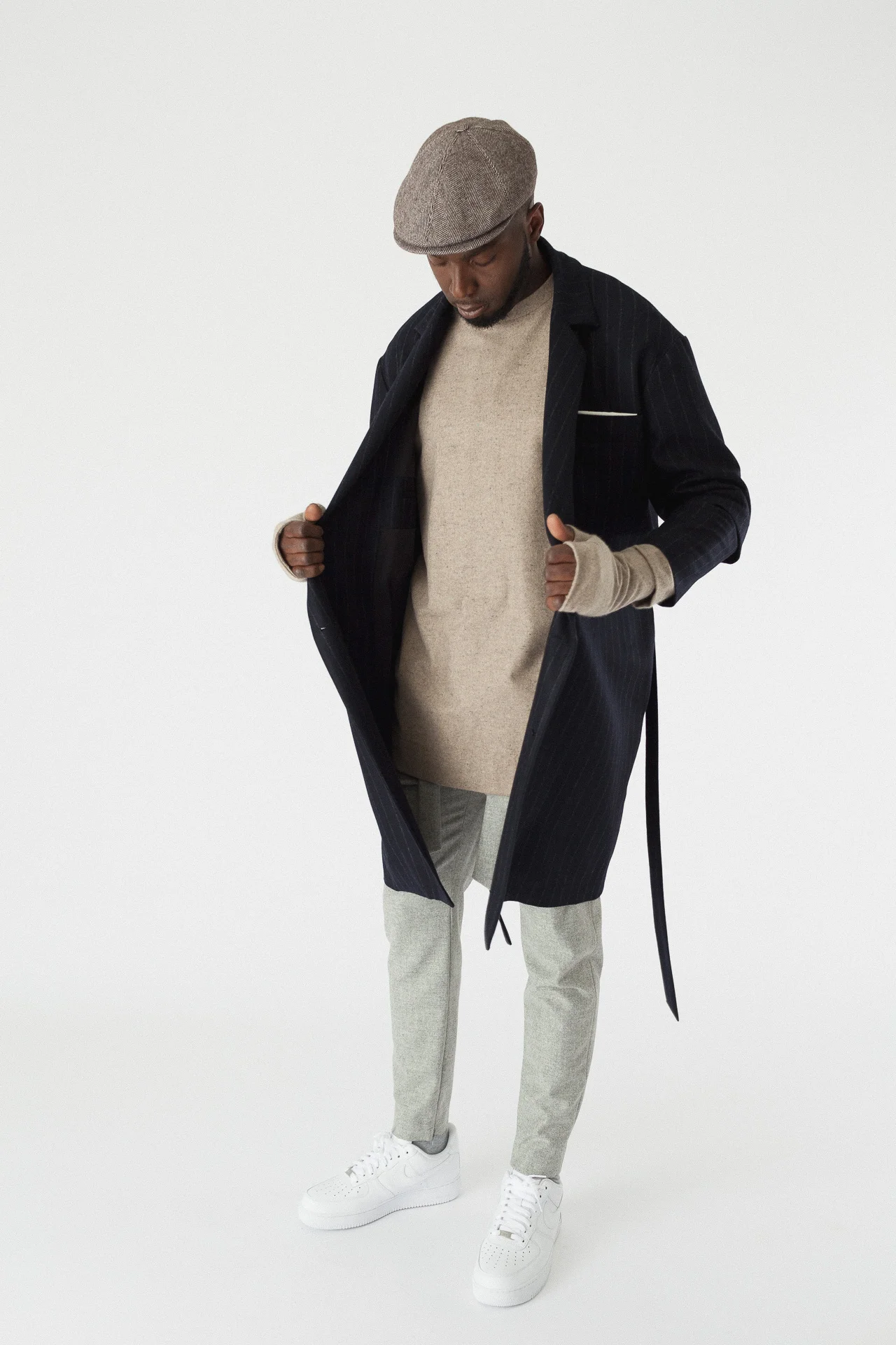 marius_paris:lookbook:coat:oversized_blue_wool_kimono_1.jpg