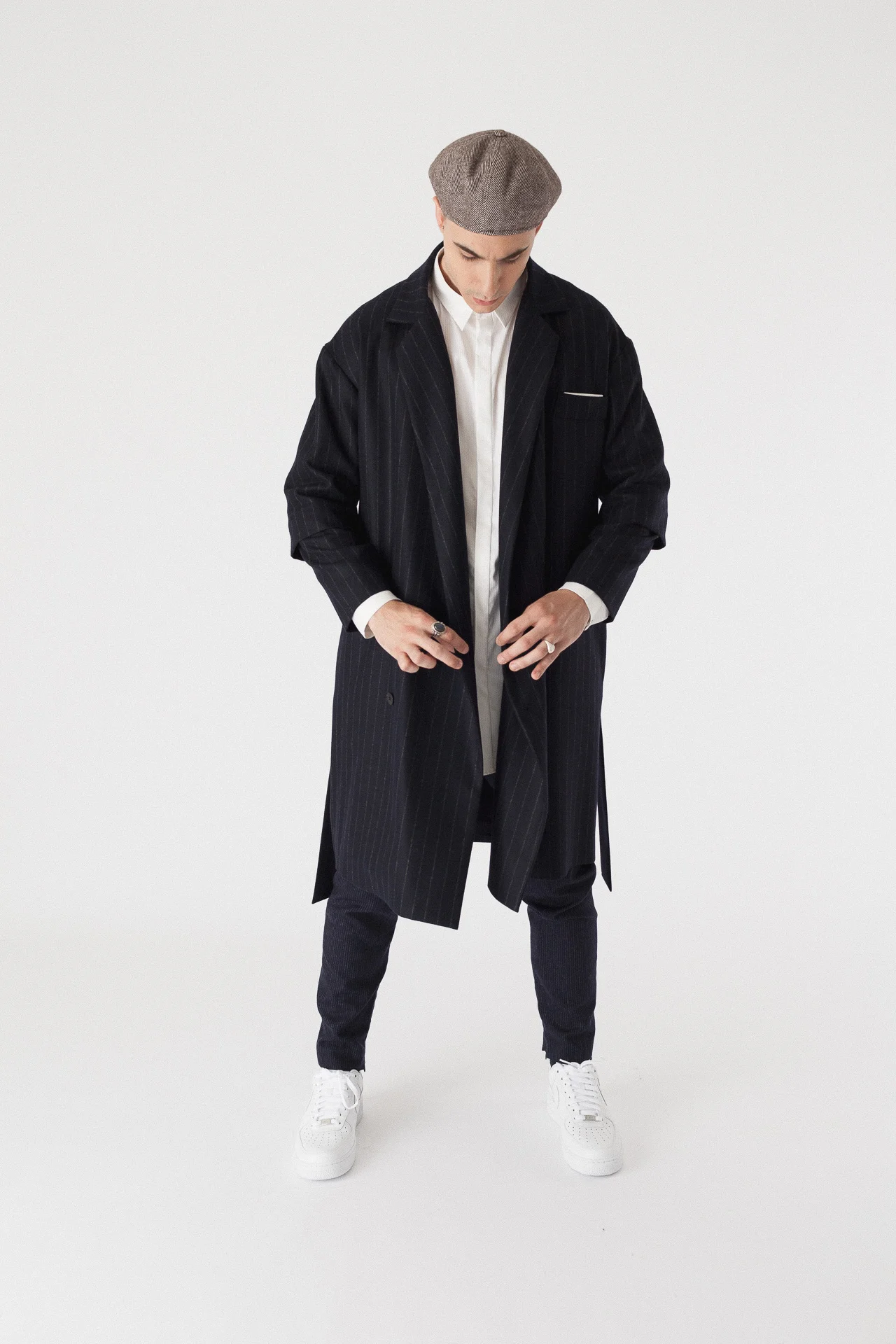 marius_paris:lookbook:coat:oversized_blue_wool_kimono_4.jpg