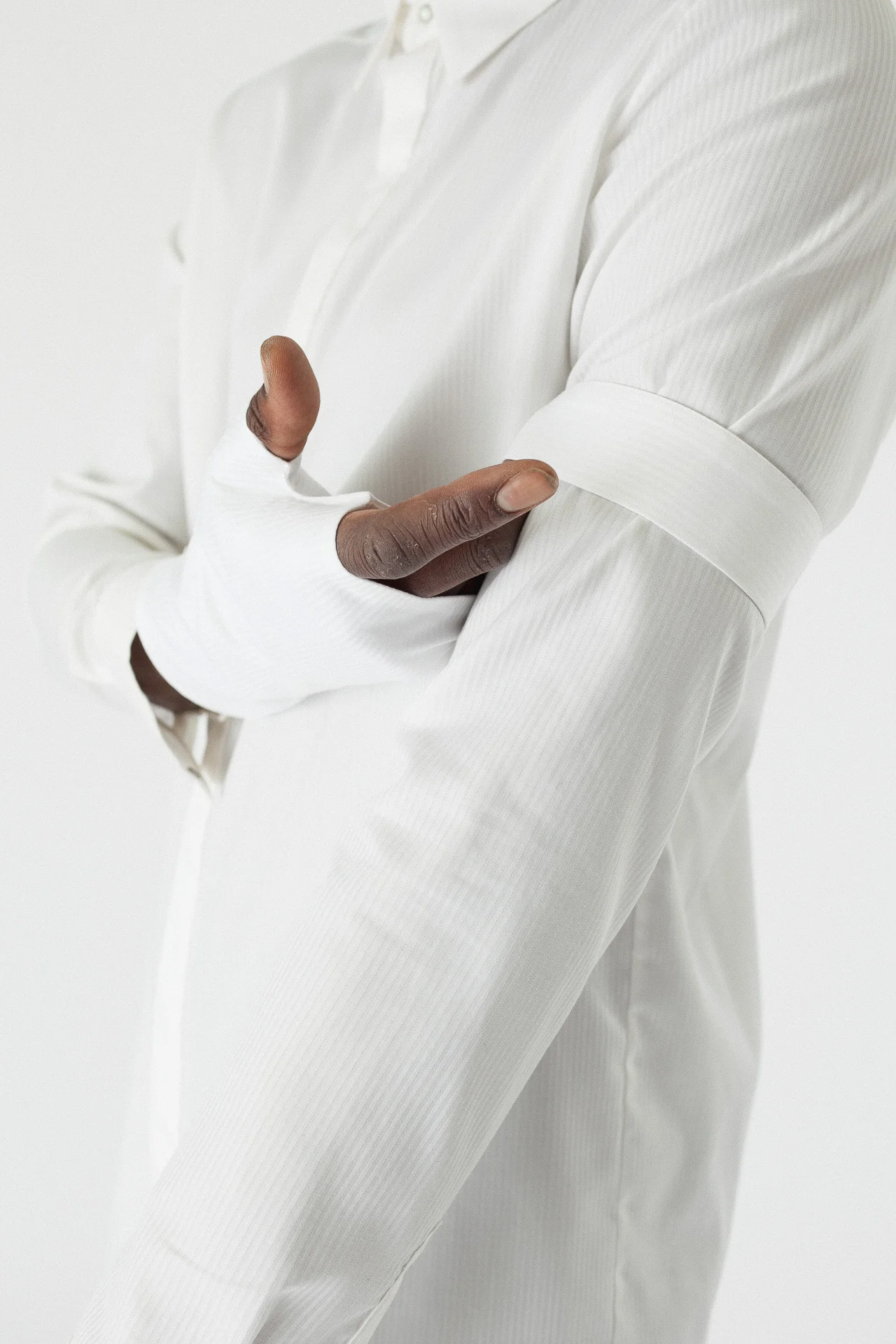 marius_paris:lookbook:shirt:half_long_white_coton_shirt_classic_collar_1.jpg