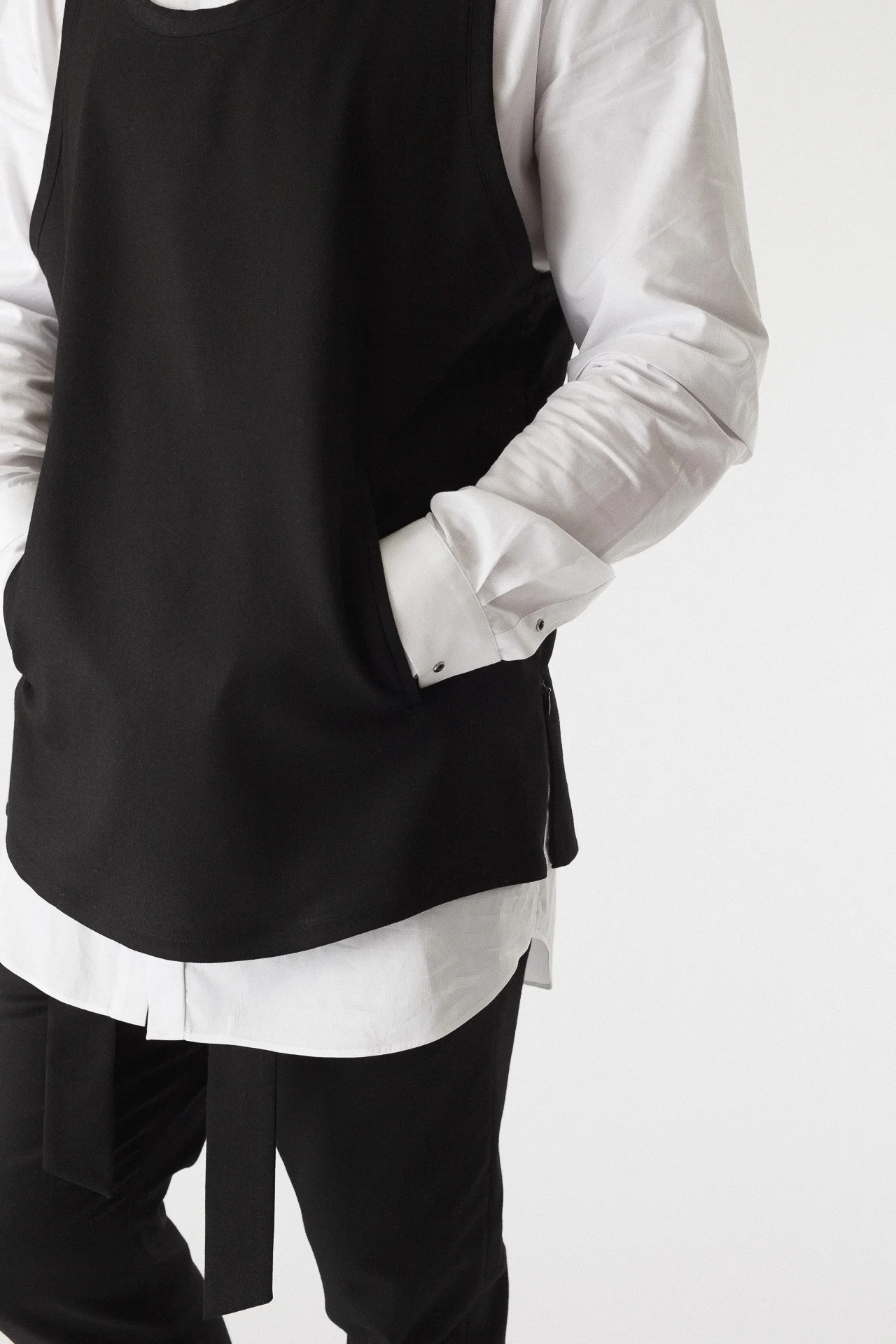 marius_paris:lookbook:sweatshirt:black_wool_basketball_jersey_8.jpg