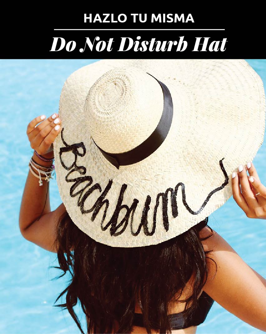 Hazlo Tu Misma // Inspirado En El 'Do Not Disturb Hat' // ¡Tomé el 'Do Not Disturb Hat' como inspiración para crear un pieza clave playera perfecta para las fiestas de piscina! Tutorial completo en este articulo.