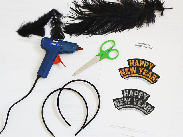 Cintillo Imprimible De Año Nuevo (¡Gratis!) // Es casi un año nuevo! ¿Estás listo para la fiesta y necesitas algunos accesorios? Tutorial de este cintillo imprimible de Año Nuevo.