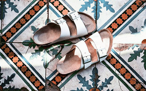 Una Tendencia Del Pasado: Como Lucir Los "Birkenstock"