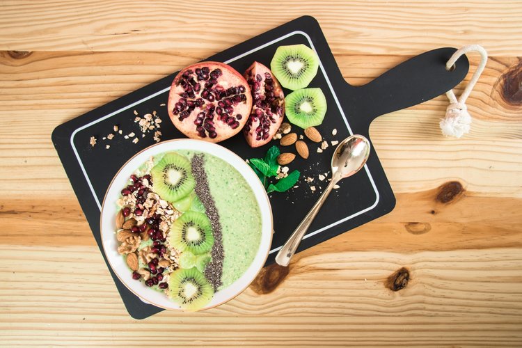 Desayuno o Snack Saludable, Fácil & Rápido | Tropical Green Smoothie Bowl