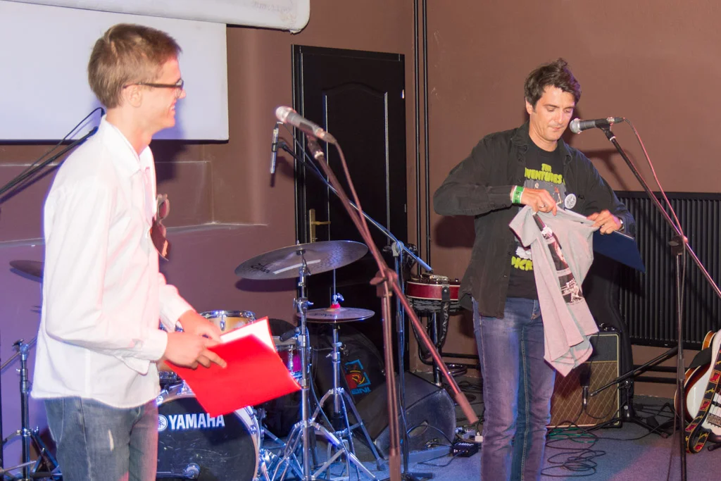 IMG-f1aead4da2eeab262b88f4901e98cd67-V.jpg