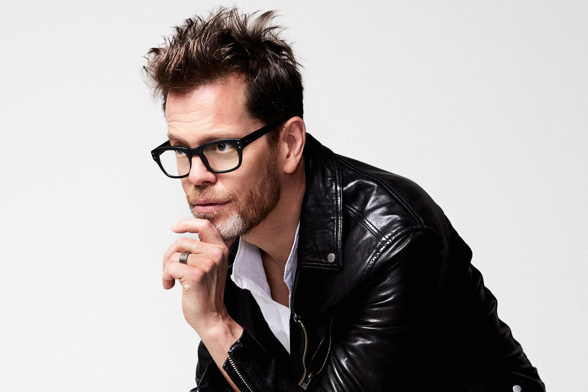 Rolling Stone reviews Blow.