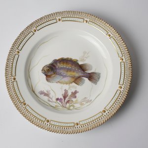 Danam Antik * Set of 12 Royal Copenhagen Art Nouveau Fisk Service plates  with Fish bordr No 30