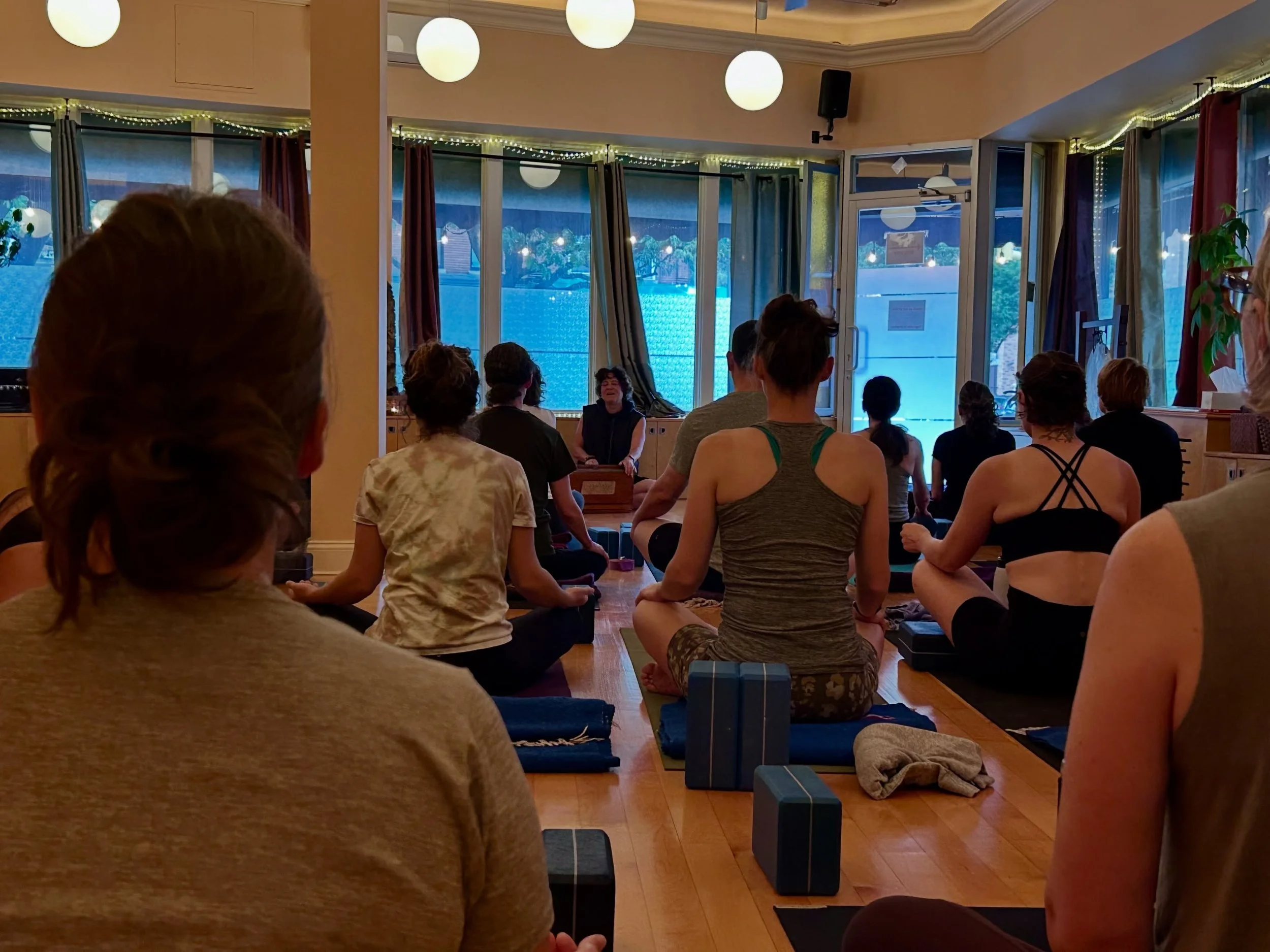 Full moon 🌕 Saturday in Brooklyn 11218! 

Your all day long yoga options look like...🔭
8:30 am  meditate &amp; 9 am all levels with Carla
10 am yoga for strength &amp; mobility with Ramit 
12:00 basics with Greta
1:15 pm all levels with Teri
4:00 p