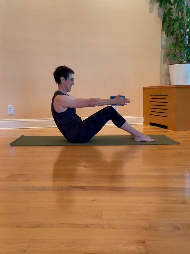 Priming the canvas! A weekly trifecta of movements to help ready your body for asana practice! 🙏🏽

Each Monday we get a new set of three moves all meant to get the muscles of the abdomen, hips, and shoulders online prior to the complexities of asan