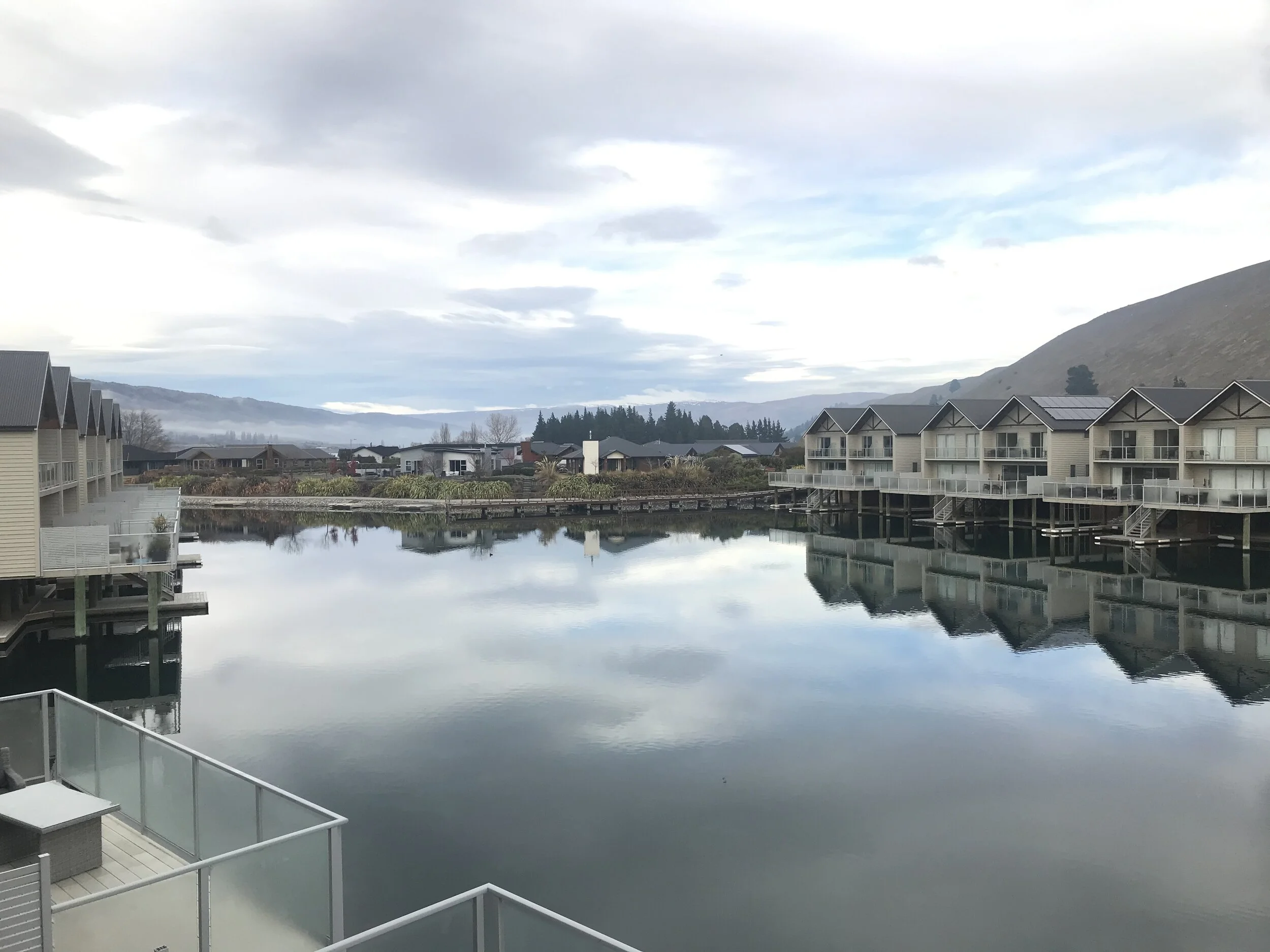 Heritage Lakeside Resort near Cromwell, experience and overwater villa