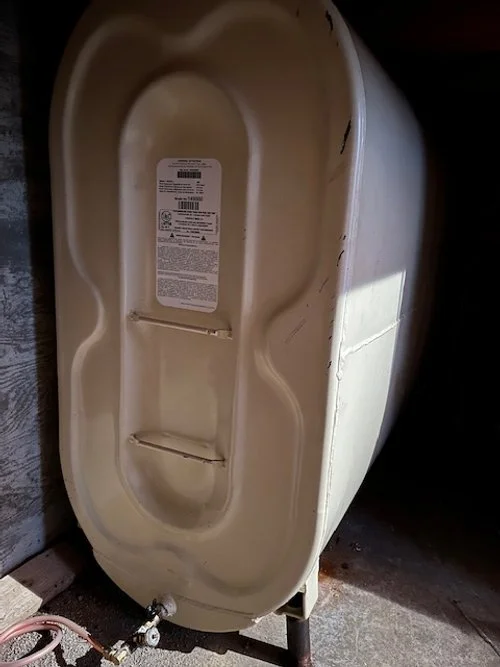 IMG_1644 Oil Tank before removal.JPG