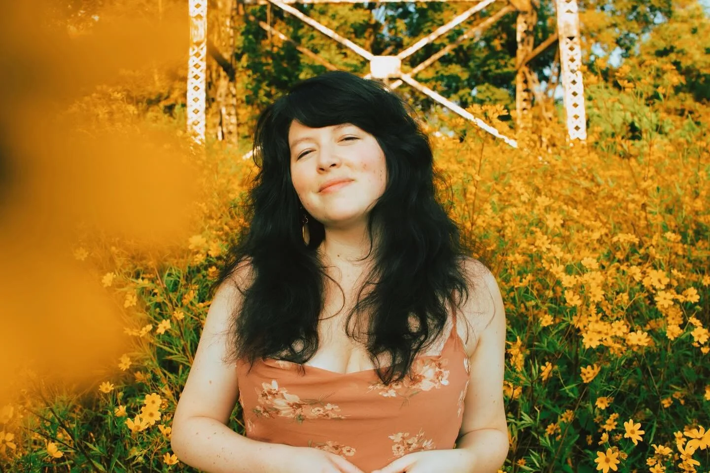 So long, summer. 💛✨
new headshot by the lovely @gabbiraephotos