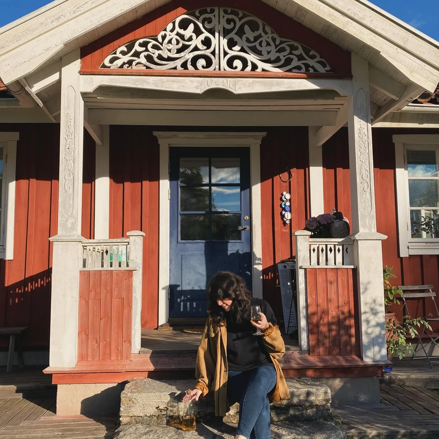 Since Dandelion Wine is having a moment with this new movie placement (thanks for all the love!!), here’s a throwback to me actually sipping on dandelion wine for the first time. Welcome to one of my very favorite corners of the world: Unnaryd