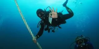 DSC-scuba.jpg