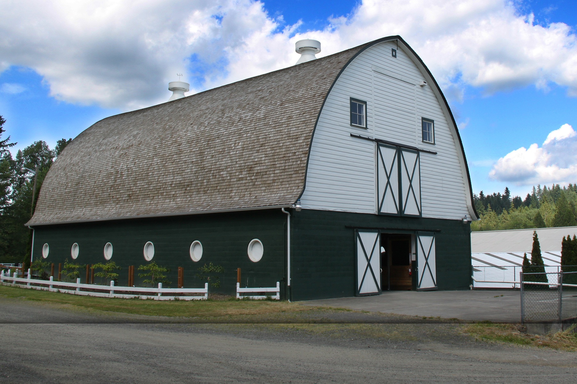 BarnHollyFarm-19e-venues-main.jpg