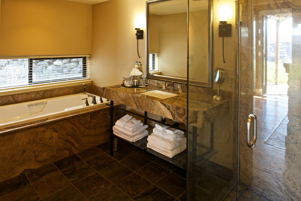 Cave B Inn & Spa Resort