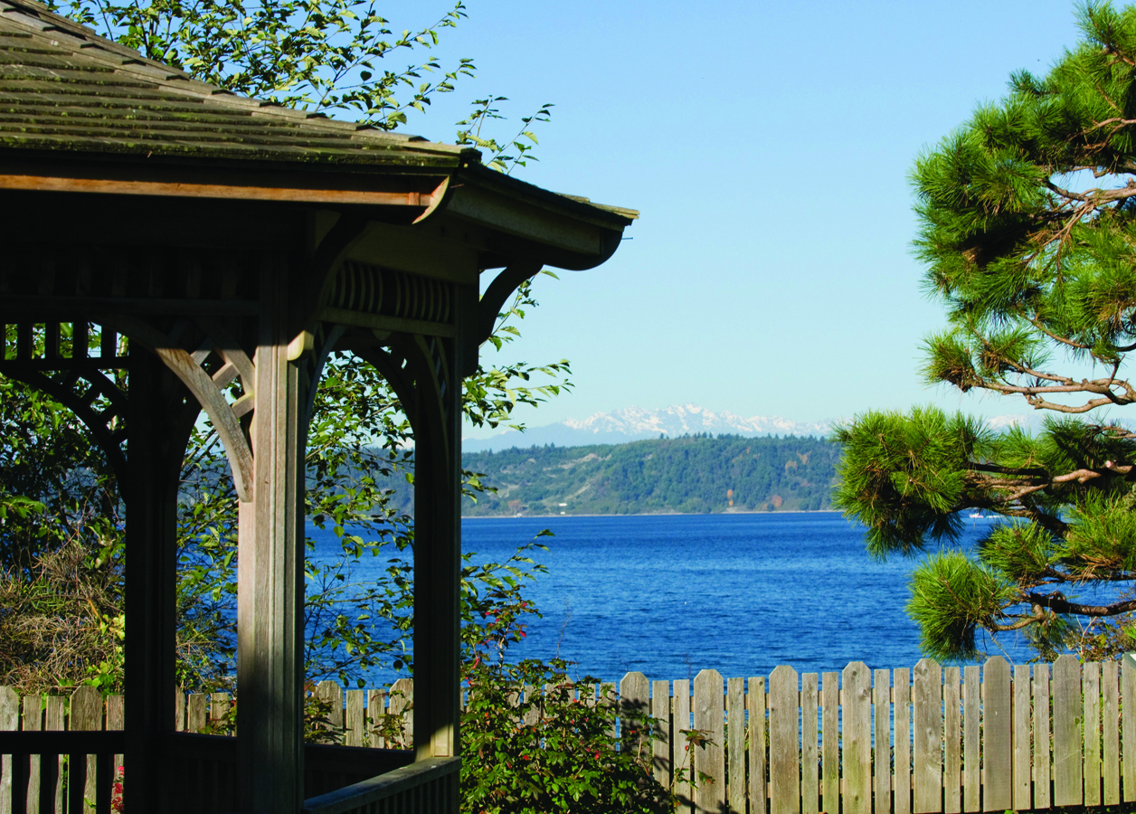 Dumas Bay Centre