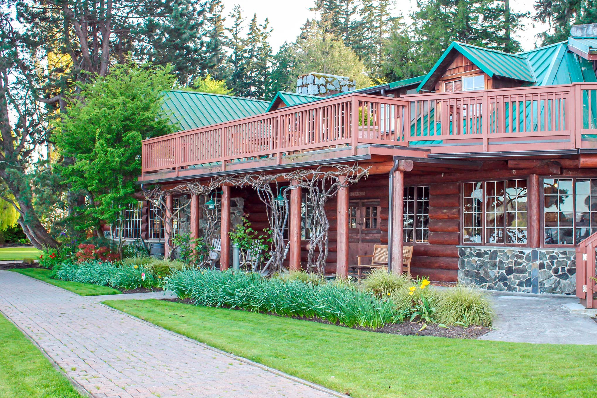 Kiana Lodge
