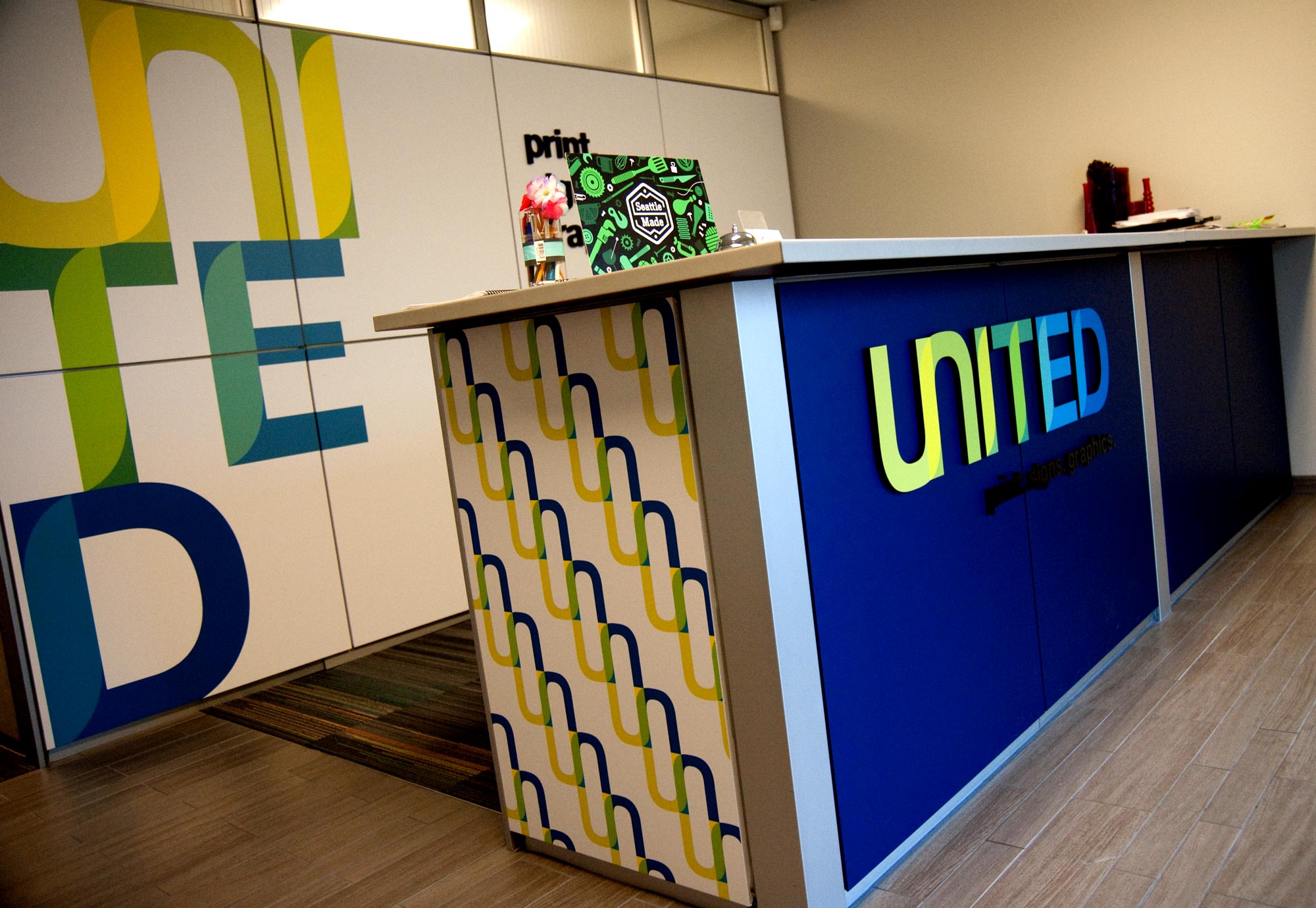 United print. signs. graphics.