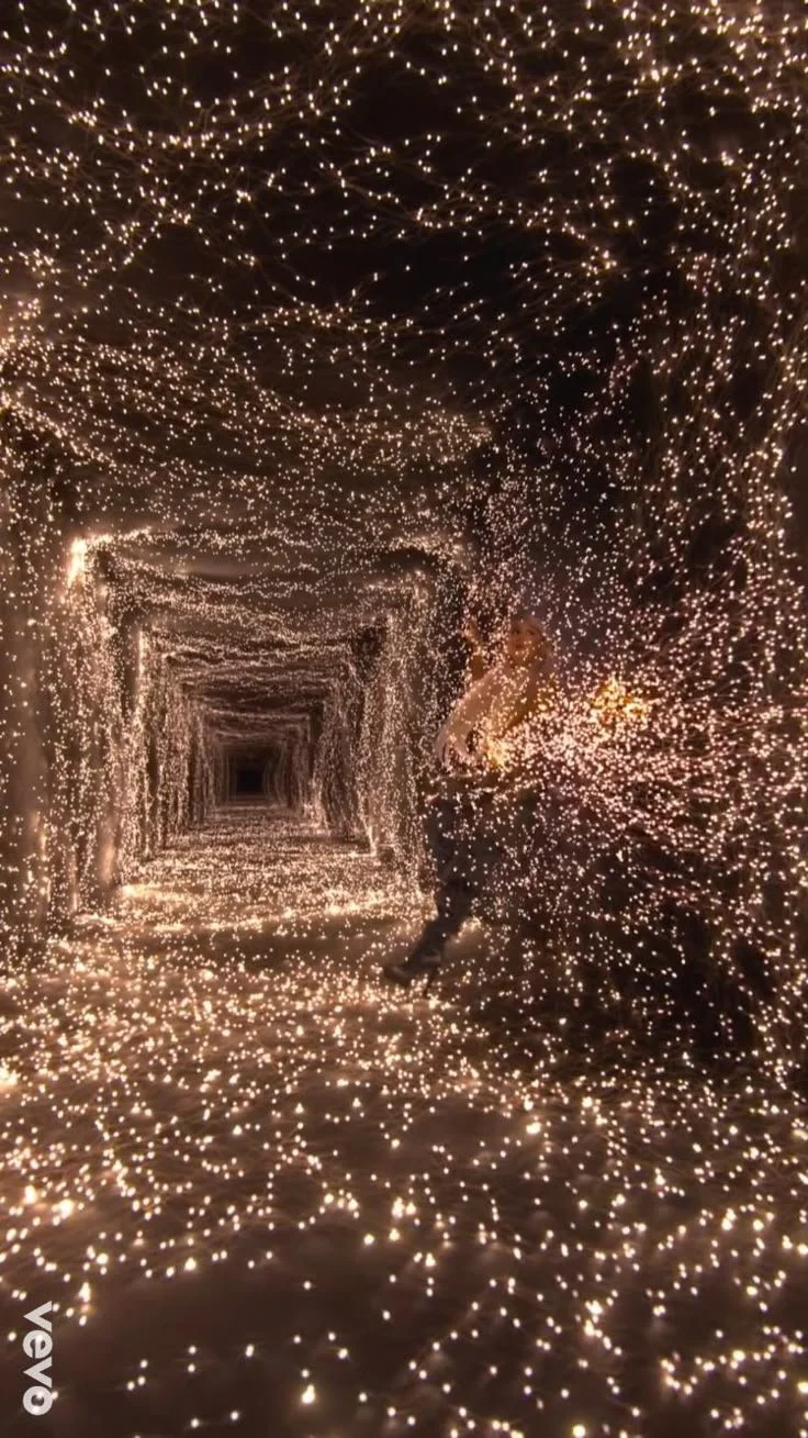 // order in chaos // the 2025 vibe shift and the new era of 2026 (hi again) 