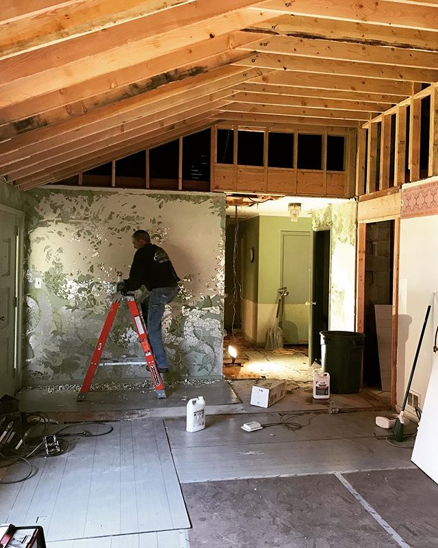 Job site Friday!! Here&rsquo;s some in-progress shots from one of my latest under construction projects. Vaulting a ceiling over the living room and dining room on a big ranch. The finished design is going mid-century modern. Stay tuned! #courtneylow