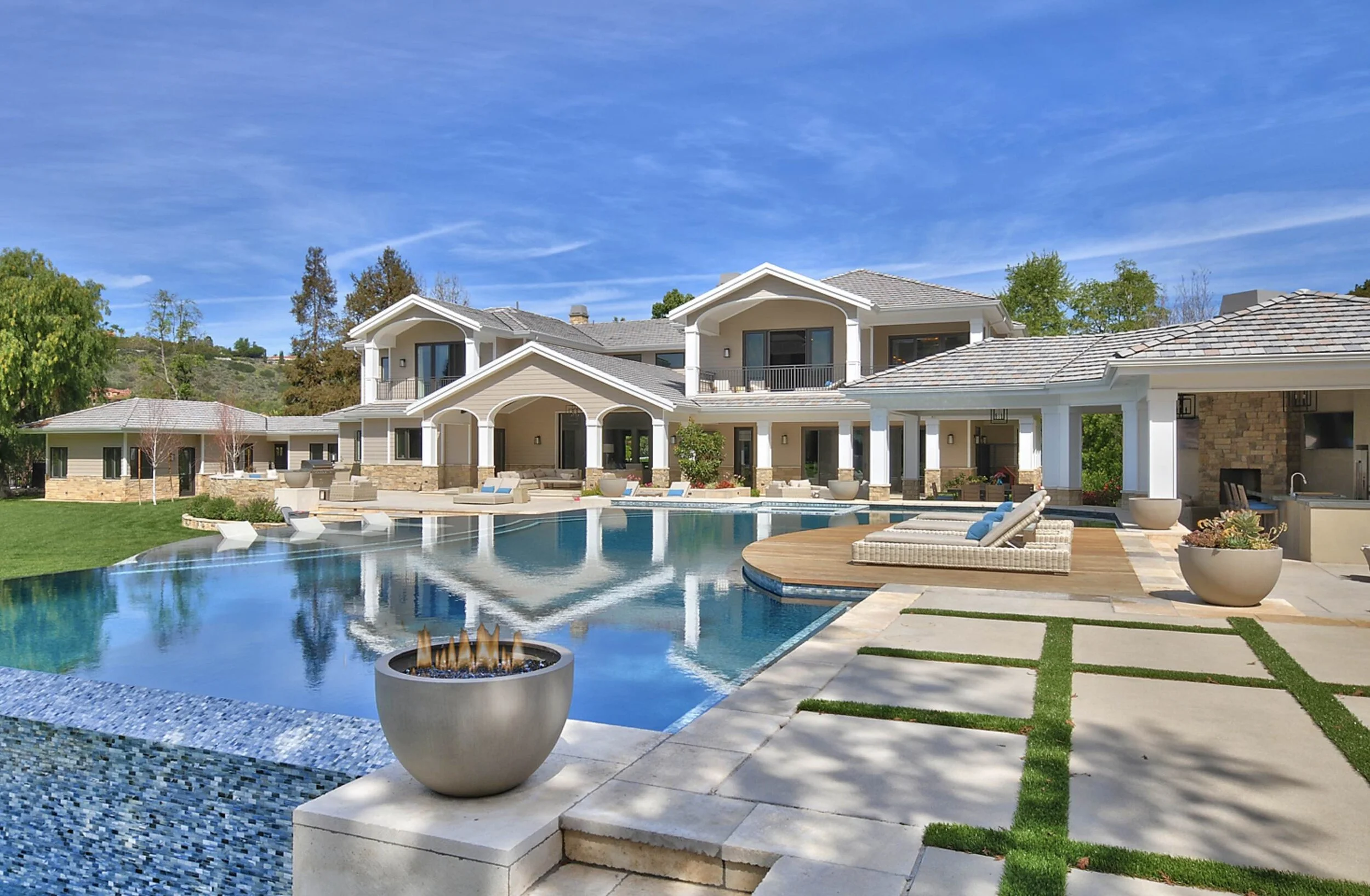 Artistic Designs Inc