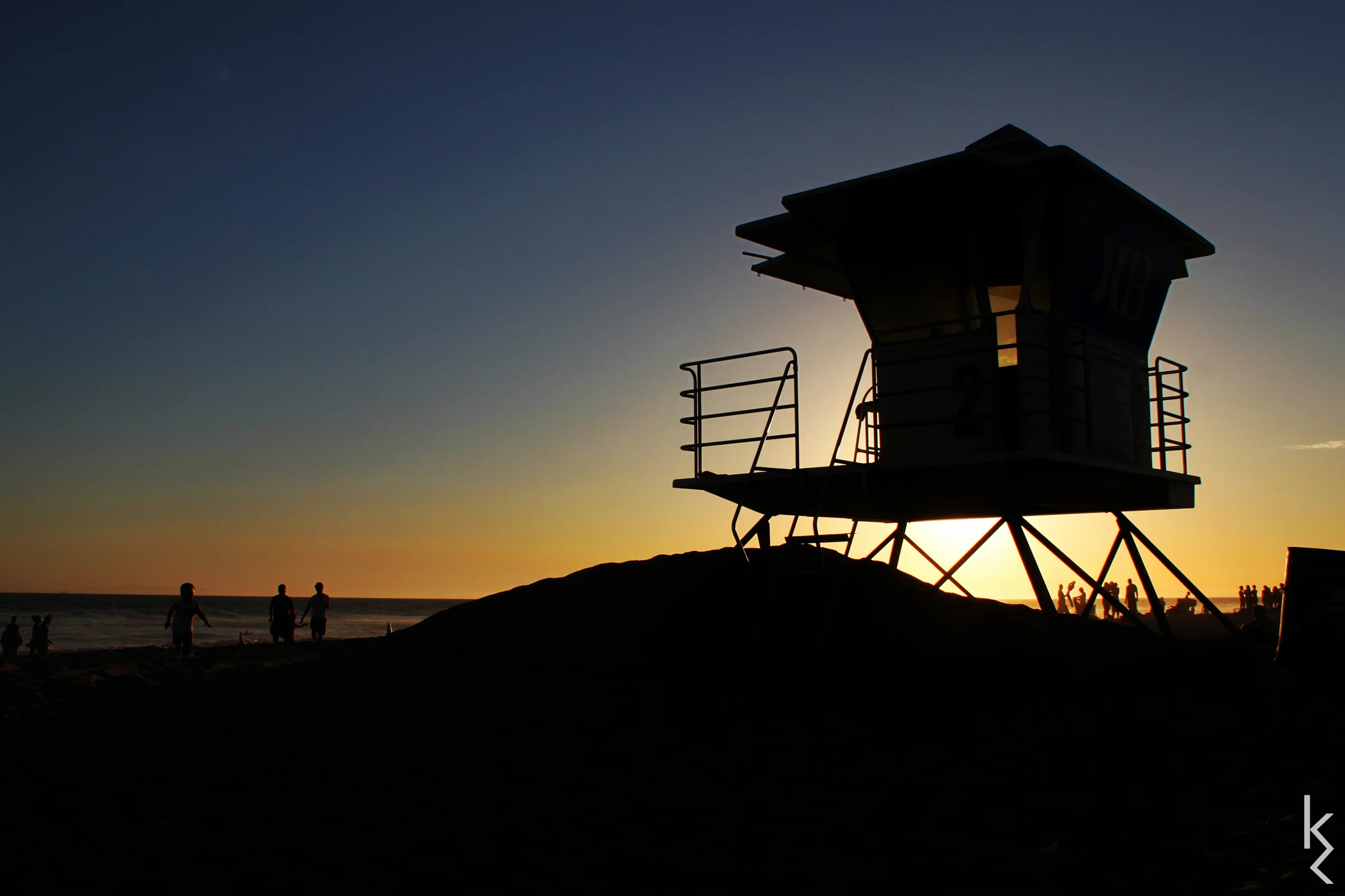 HB Sunset - Lifeguard Stand 02 copykwlogo.jpg