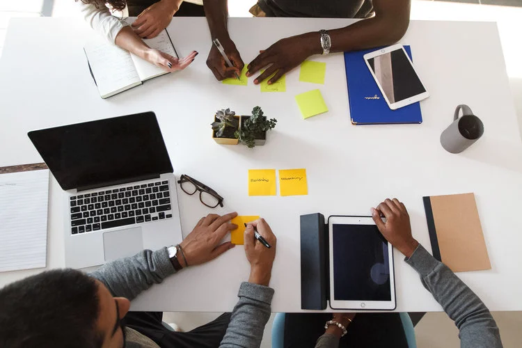 Oratory Glory Oratory Glory is a human development agency igniting change in creatives, companies, and colleges through collaborative learning experiences, curriculums, and products.