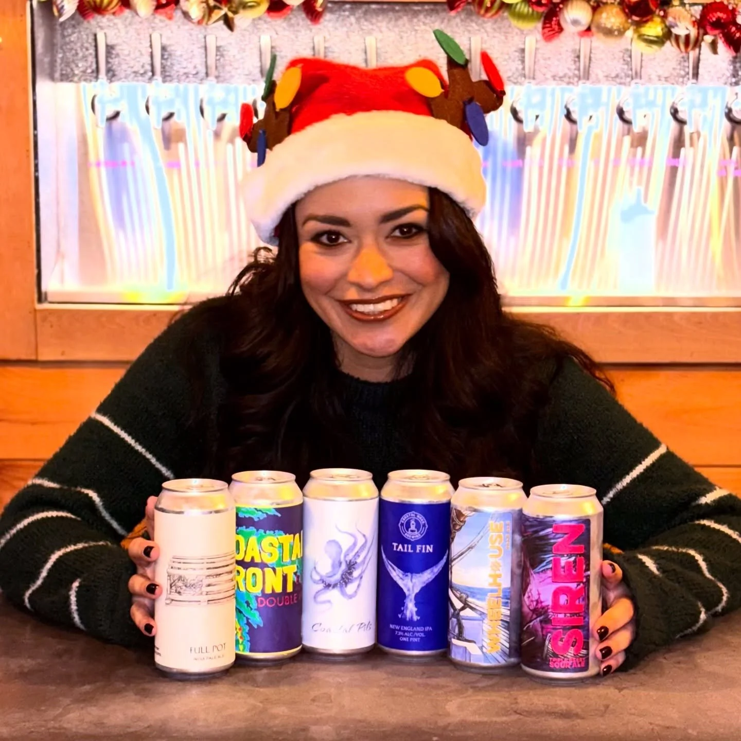 HOLIDAY VARIETY CASE NOW AVAILABLE! Save $25 with this amazing deal that is sure to wow your friends and family during this holiday season! Holiday Case includes:
Tailfin: NEIPA
Siren Triple Berry: Fruited Sour
Coastal Front: DNEIPA
Coastal Pils: Pil