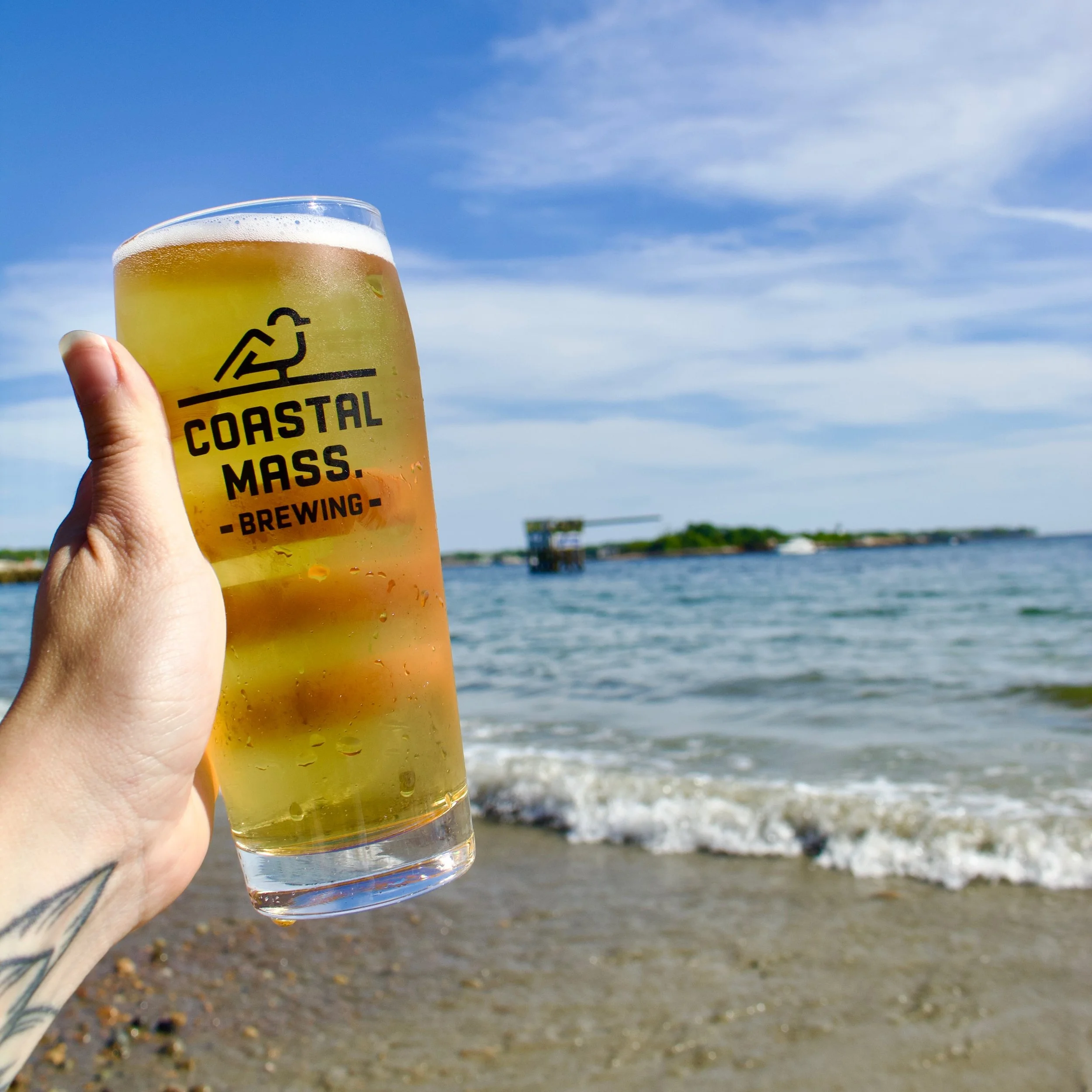 GREASY POLE IS BACK 🇮🇹

This SERIOUSLY crushable Italian Pilsner is here just in time for the weather to *sometimes* warm up. This is the perfect post beach beer after calling out of work tomorrow, come in from 3-10pm and crush one yourself! Cheers