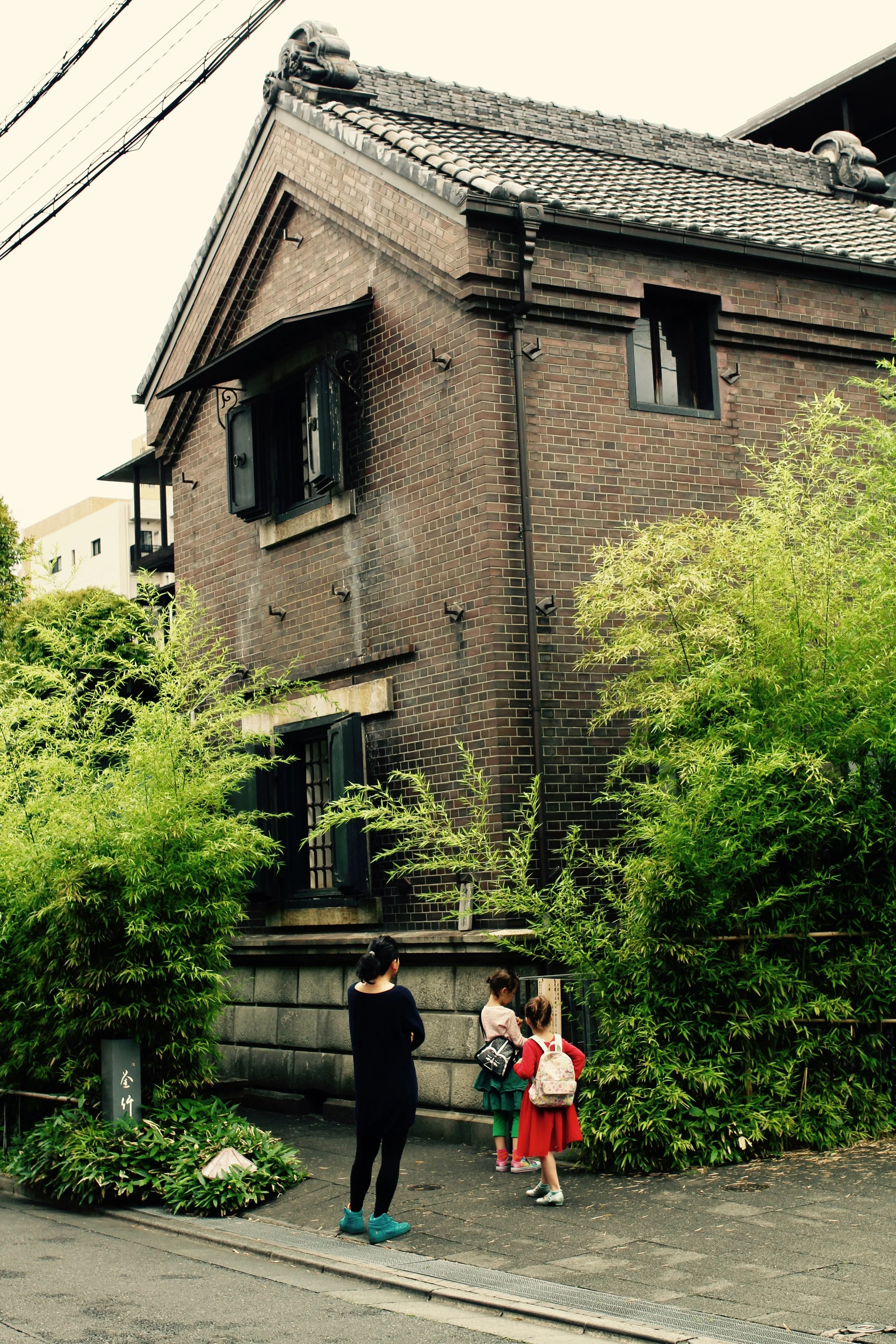Kamachiku: Kengo Kuma’s 100-year old Japanese warehouse turned udon shop.
