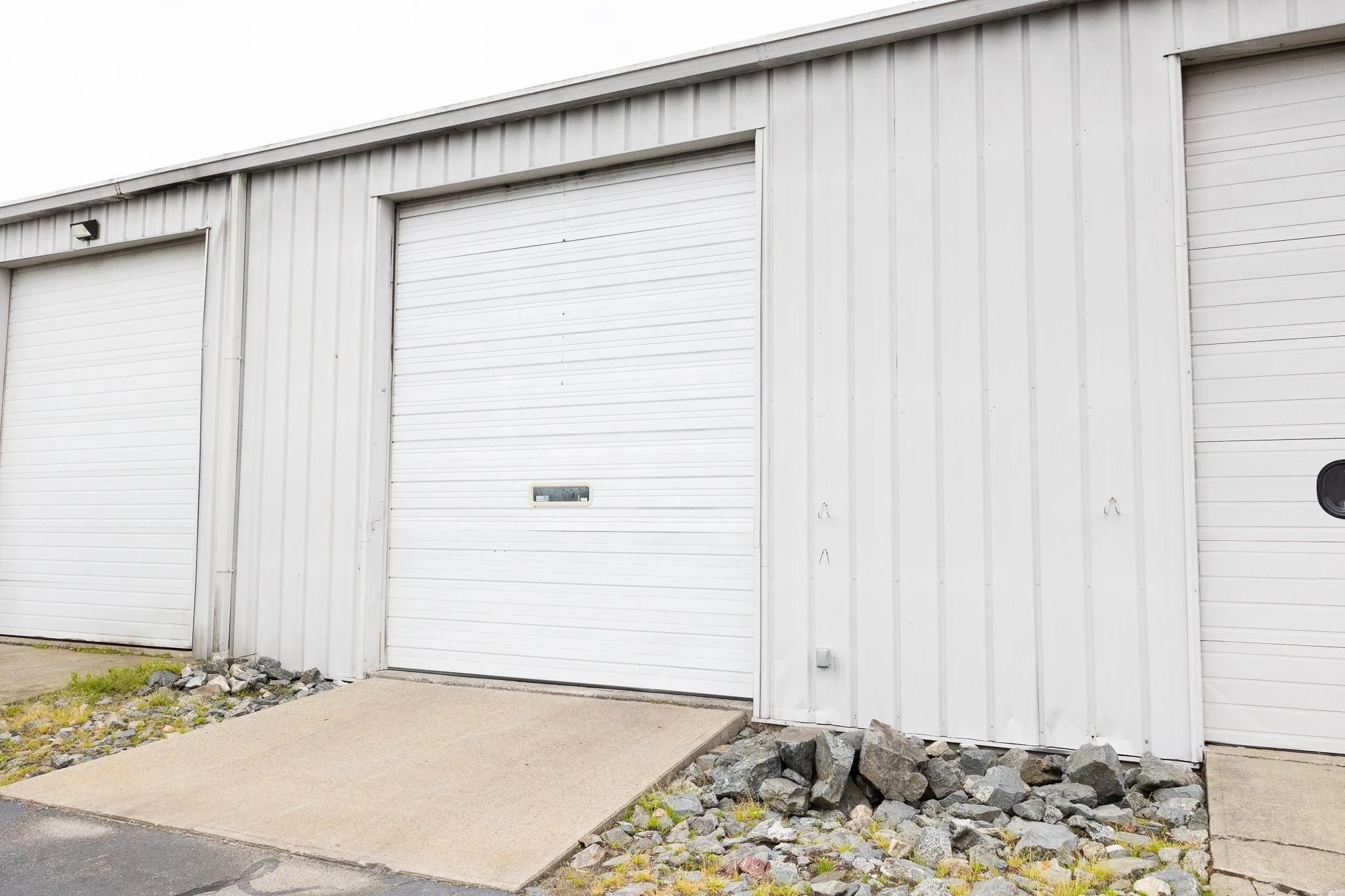 photography studio with easy loading access. 16 foot ceilings and 3700 ft of studio space. Multiple sets can be built and stored.