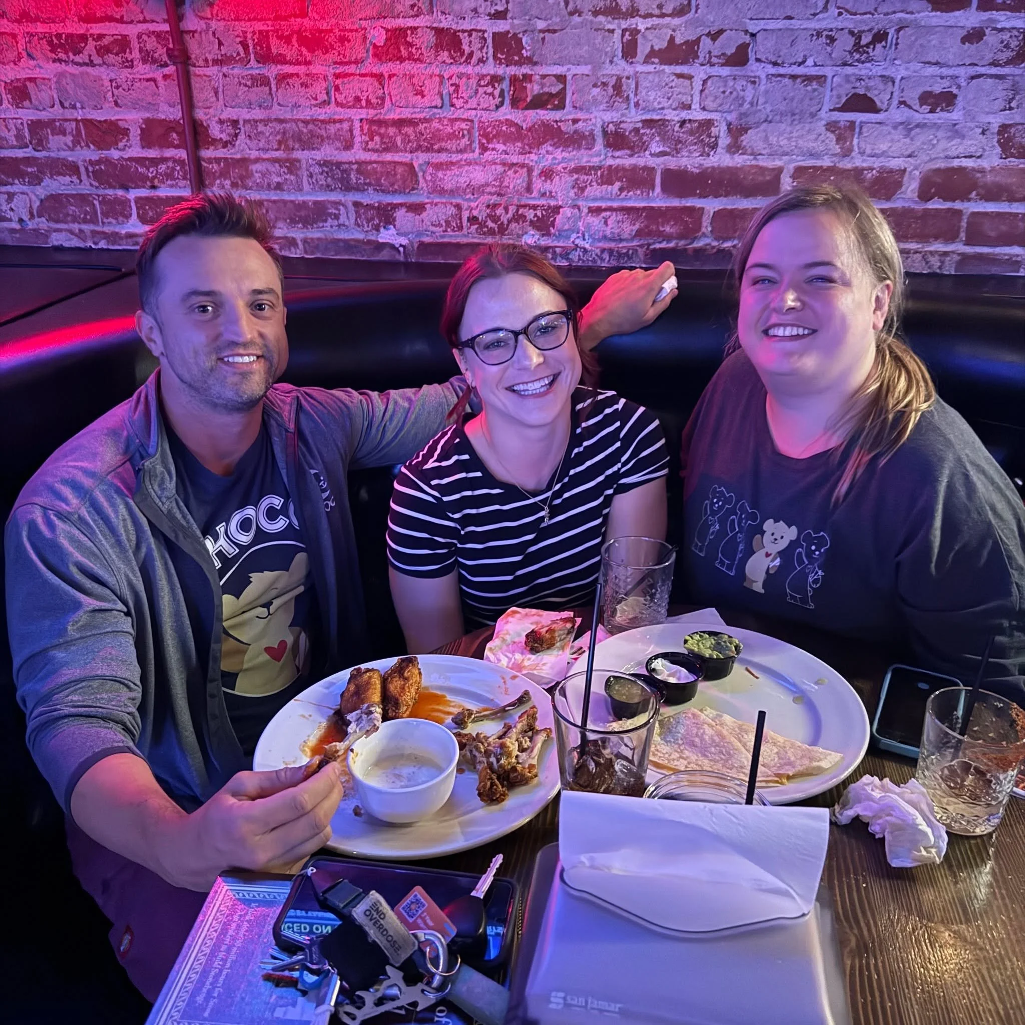 TRIVIA WINNERS last week @district_lounge in the #orangecircle at 7pm!
.
🥇 45 pts &bull; Gin and Tonic Clonics
🥈 41 pts &bull; Foodies
🥉 28.5 pts &bull; Murder Hornets
.
Tonight and every Wednesday night at 7pm!!
#trivia #trivianight #pubtrivia #o